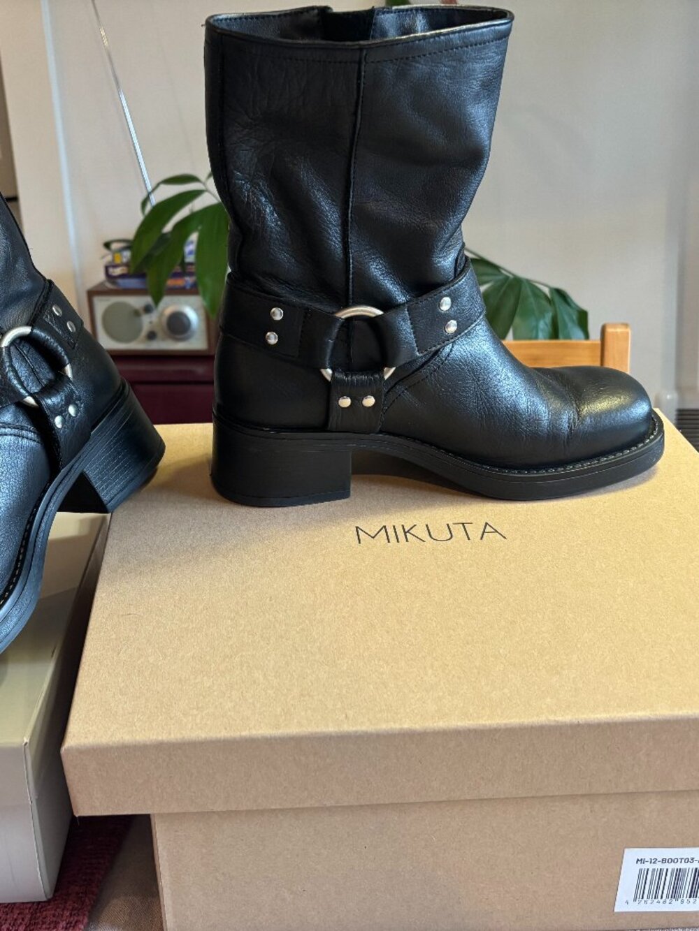 Mikuta - The Black Buckle Boots